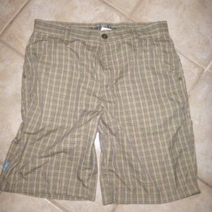 GOTCHA Brand  Bermuda  Shorts  NWOT  Size 33